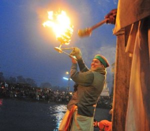 हरिद्वार में गंगा आरतीः क्या हमारा धर्म नदी के धर्म को फिर से समझ सकता है?